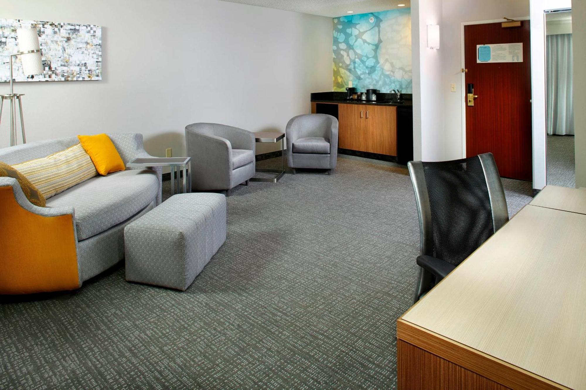 Hotel Courtyard By Marriott Lansing Exterior foto