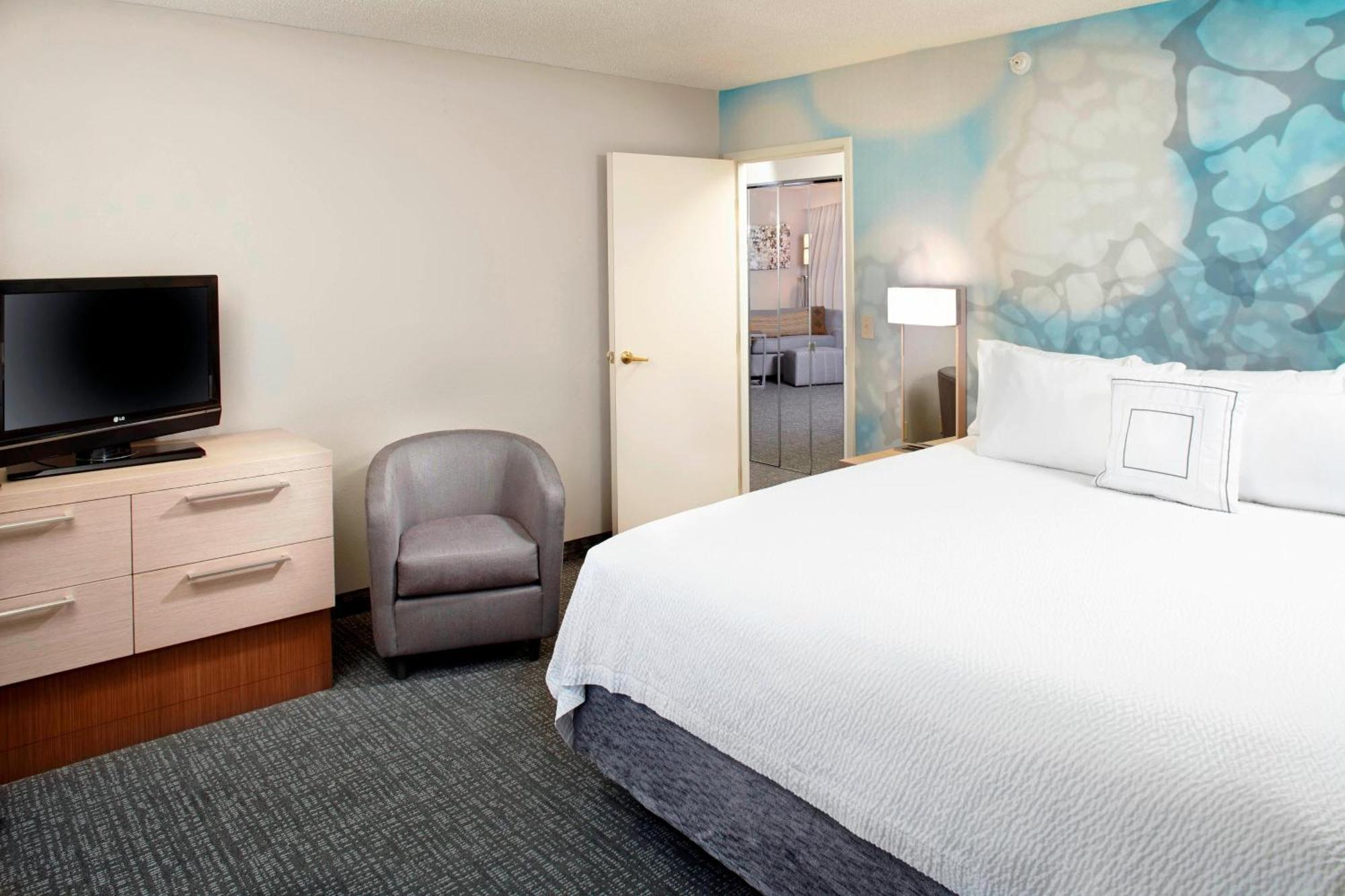 Hotel Courtyard By Marriott Lansing Exterior foto