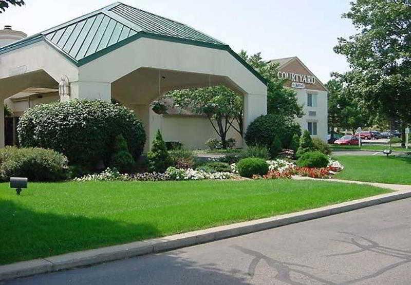 Hotel Courtyard By Marriott Lansing Exterior foto